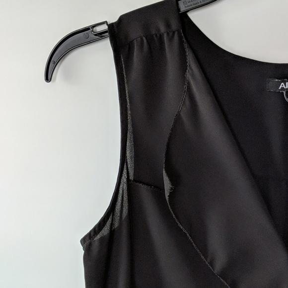 Apt 9 black v-neck sleeveless blouse - Picture 5 of 8
